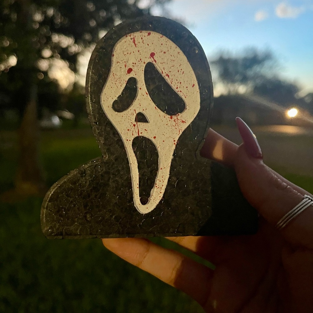 Ghost face freshie